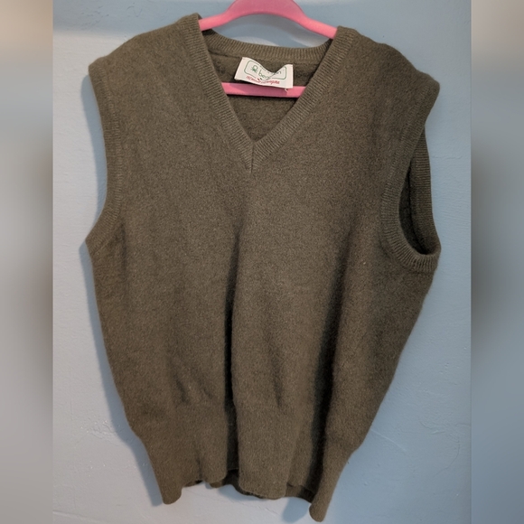 United Colors Of Benetton Jackets & Blazers - 🌙 Benetton Olive Green Sleeveless Sweater Vest